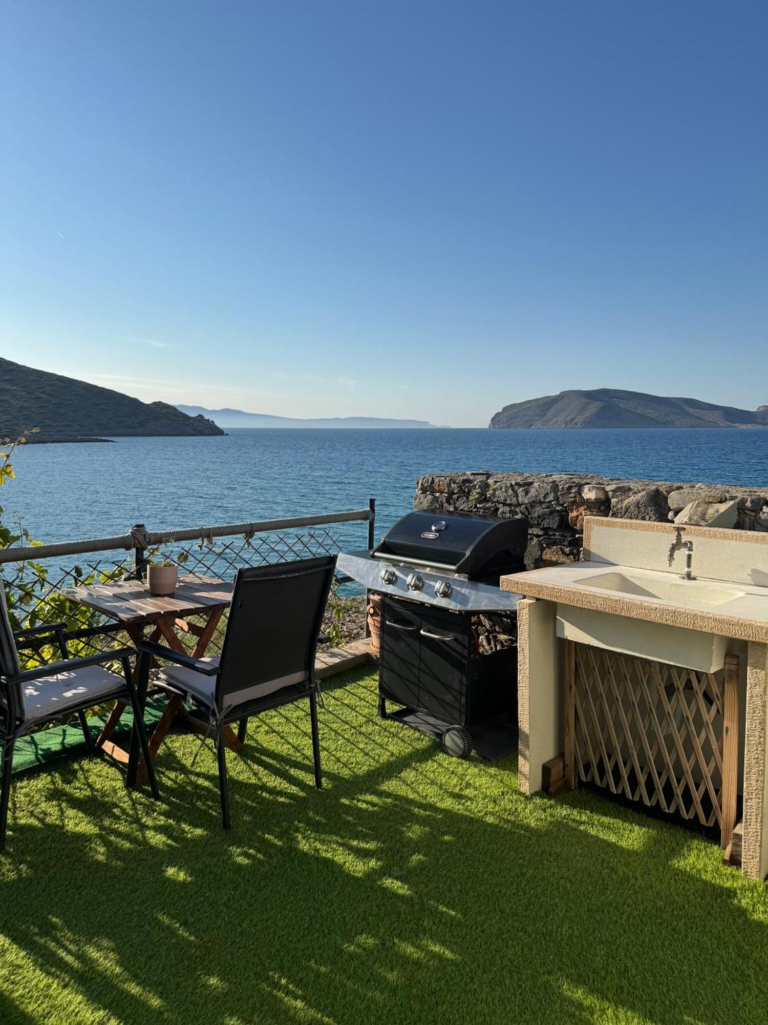 Tholos Alexandra'S Beachfront House Kavúszi Kültér fotó